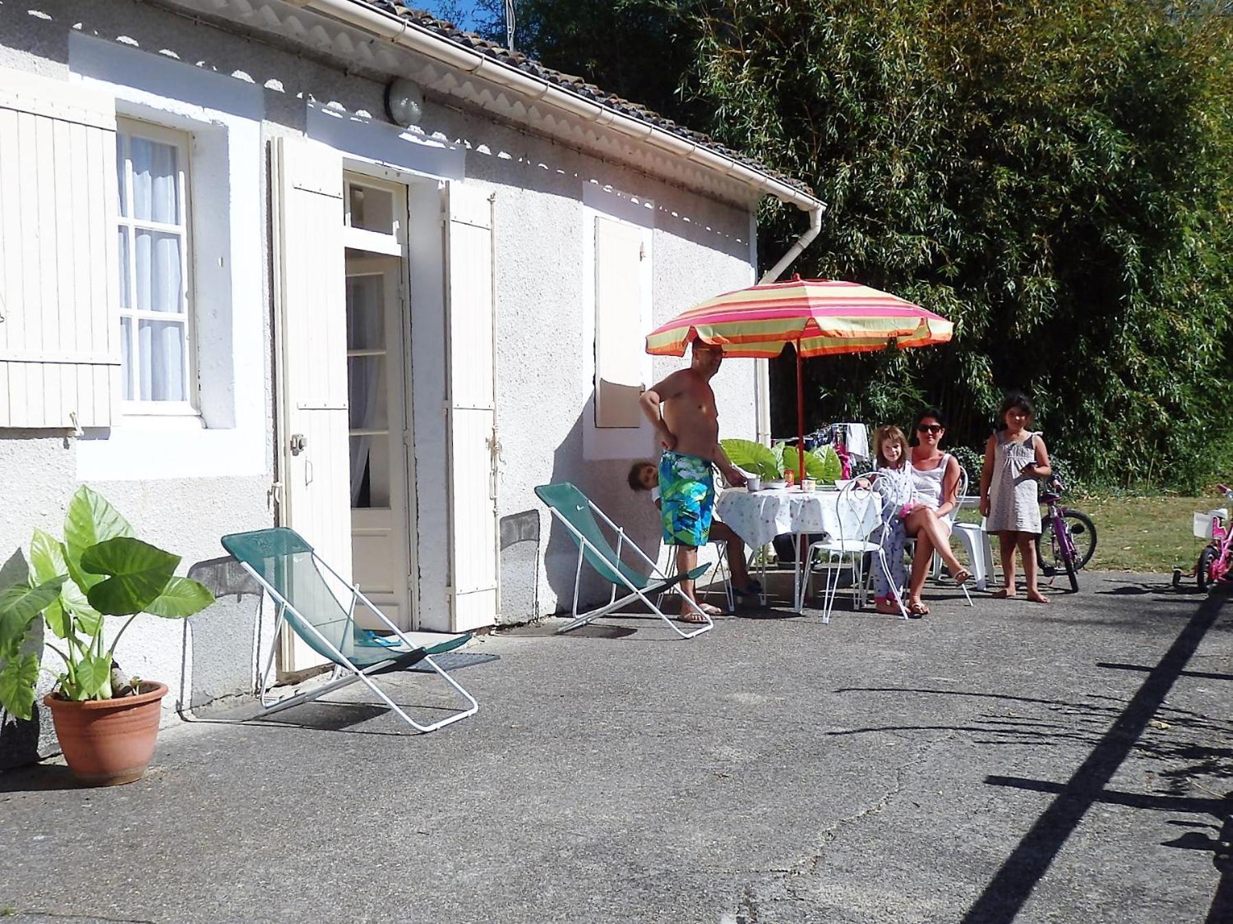 Domaine De Laroque Lou Maisouet Casteljaloux Exterior foto
